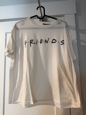 Zaful White 'FRIENDS' Graphic Short Sleeve Tee with Multicolor Dots